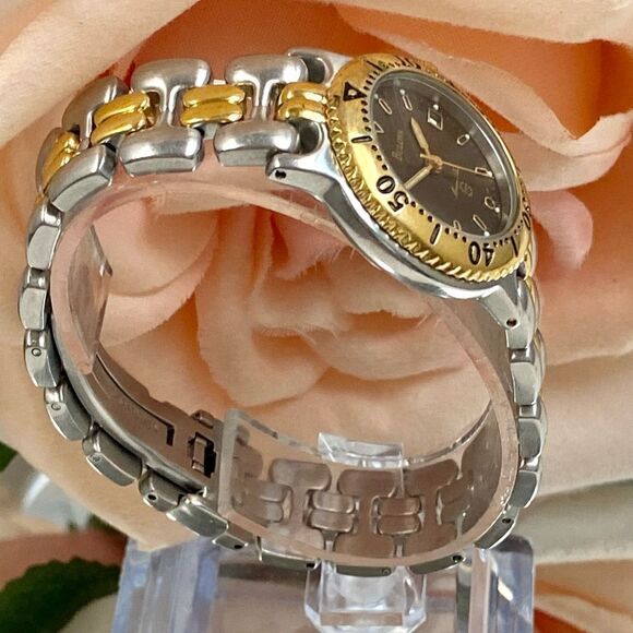 Vintage 1993 Bulova Marine Star Two-Tone German Quartz Ladies Diver Style Watch - Picture 6 of 15